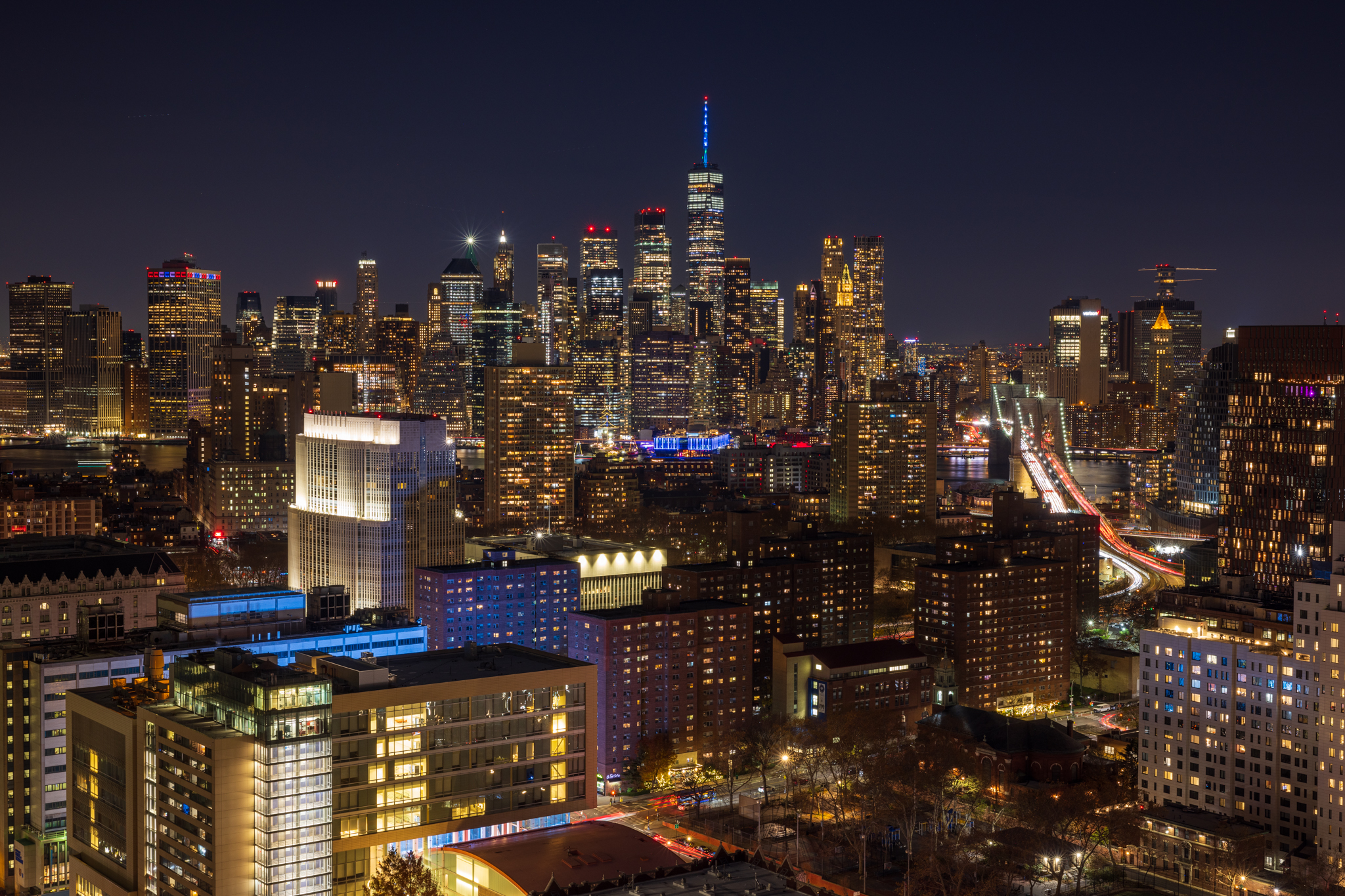 Manhattan's Pier 17 from Brooklyn photographed at 50mm